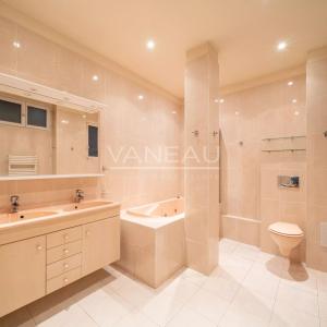 Paris XVIe Trocadéro - Vue tour Eiffel  Appartement Familial et 