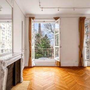 Paris XVIe Trocadéro - Vue tour Eiffel  Appartement Familial et 