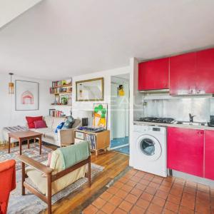 PARIS IIIe - Bretagne - Dernier étage calme et ensoleillé avec v