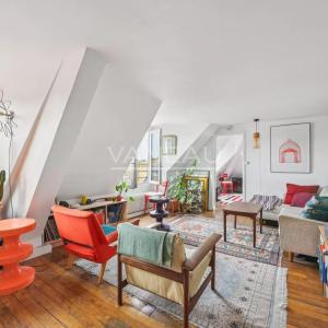 PARIS IIIe - Bretagne - Dernier étage calme et ensoleillé avec v