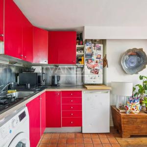 PARIS IIIe - Bretagne - Dernier étage calme et ensoleillé avec v