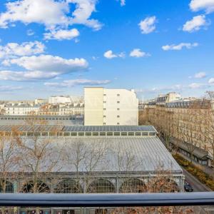 PARIS IIIe - Bretagne - Dernier étage calme et ensoleillé avec v
