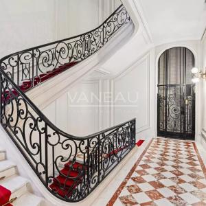 Paris XVIe - IENA - Place de l'Amiral de Grasse.