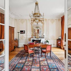 Paris XVIe - IENA - Place de l'Amiral de Grasse.