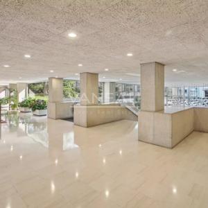 Paris XVIème - 3 pièces avec balcon - vue dégagée - vendu occupé