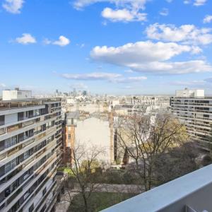 Paris XVIème - 3 pièces avec balcon - vue dégagée - vendu occupé
