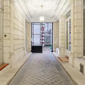 Paris XVIe Trocadéro Grand Studio de 44 m2 loi Carrez