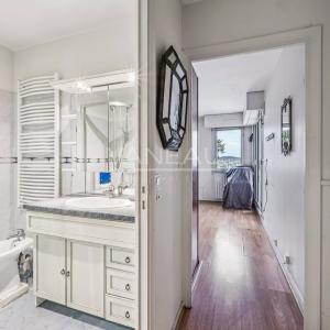 Paris XVIIe/Neuilly - Etage élevé avec terrasse et vue panoramiq