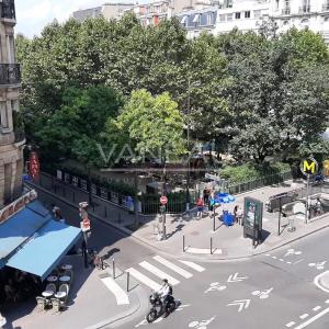 RUE DE VAUGIRARD - MEUBLÉ