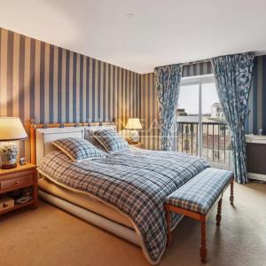 Paris VIIe - Breteuil Invalides - Etage élevé avec vue dégagée