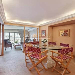 Paris VIIe - Breteuil Invalides - Etage élevé avec vue dégagée