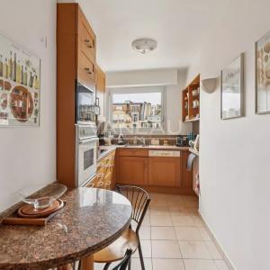 Paris VIIe - Breteuil Invalides - Etage élevé avec vue dégagée