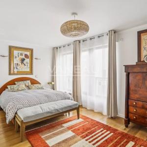 Paris XVIIe - Appartement familial avec terrasse, vue dégagée.