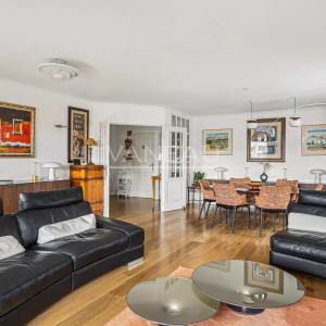 Paris XVIIe - Appartement familial avec terrasse, vue dégagée.