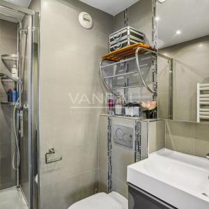 Paris XVIIe - Appartement familial avec terrasse, vue dégagée.