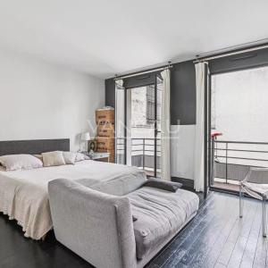 Paris VIIIe - Avenue Montaigne / Place François 1er