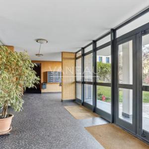 Boulogne Billancourt, Appartement familial en dernier étage avec