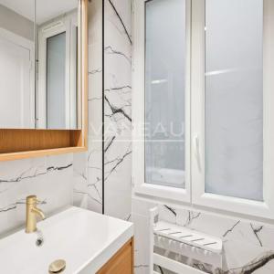 Boulogne - En étage avec ascenseur - Charme de l'ancien