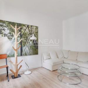 Paris 15ème - Ernest Renan - charmant deux pièces en étage élevé