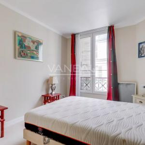 Paris 15ème - Ernest Renan - charmant deux pièces en étage élevé