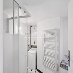 Paris XVe Breteuil -  Studio de charme dans une ravissante copro