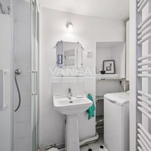 Paris XVe Breteuil -  Studio de charme dans une ravissante copro