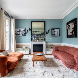 Paris XVIe - Victor Hugo - Dernier étage rénové avec balcon