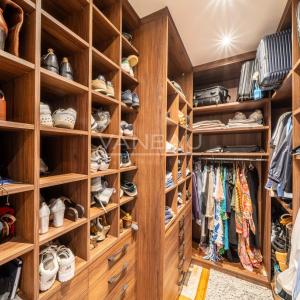 Paris XVIe - Victor Hugo - Dernier étage rénové avec balcon