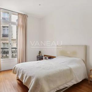 Paris VIIIe - A proximité du parc Monceau et de l’Etoile.