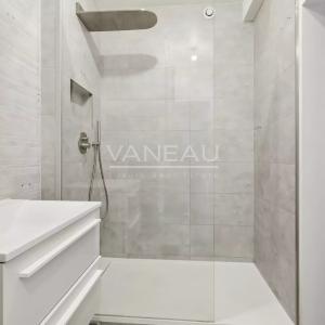 Paris IIème - Dernier étage avec ascenseur - vue dégagée