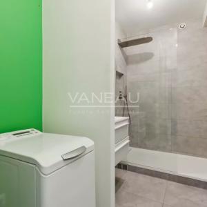 Paris IIème - Dernier étage avec ascenseur - vue dégagée