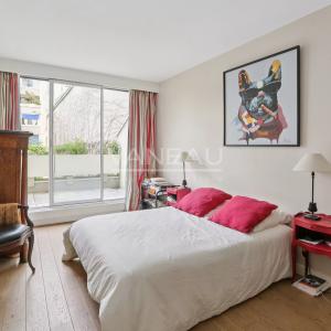 Paris XIVe - Proche du Jardin du Luxembourg - Appartement familial de 3 chambres avec extérieur