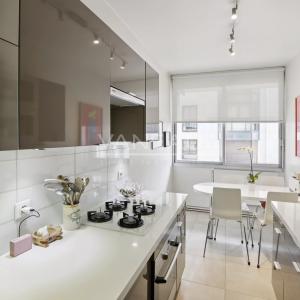 Paris XIVe - Proche du Jardin du Luxembourg - Appartement familial de 3 chambres avec extérieur