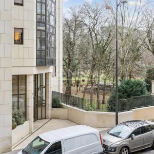 Paris XIVe - Proche du Jardin du Luxembourg - Appartement familial de 3 chambres avec extérieur
