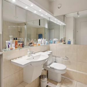 Paris XIVe - Proche du Jardin du Luxembourg - Appartement familial de 3 chambres avec extérieur