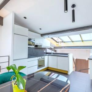 Paris 17e - Jonquière - Guy Moquet - Comme une maison - Trois pi