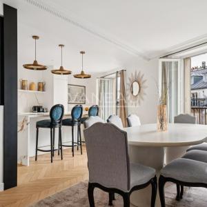 Paris VIIIe - Rue du Faubourg Saint-Honoré