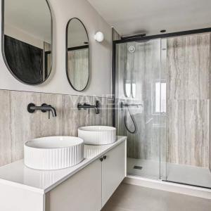 Paris IXe - Saint Georges / Rue des Martyrs - Maison de ville ré