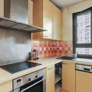 Boulogne  - Trois pièces avec balcon terrasse sur rue calme