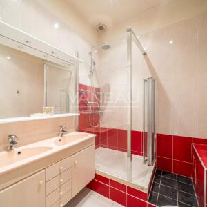 Paris XVIe Trocadéro - Vue tour Eiffel  Appartement Familial et 