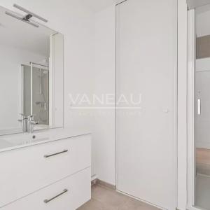 Issy-les-Moulineaux - Deux pièces rénové DPE D avec terrasse et 