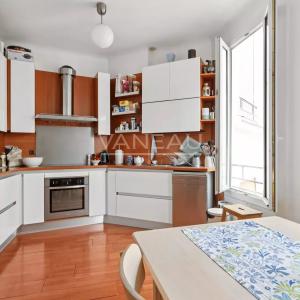 Rue Cambronne Trois pièces