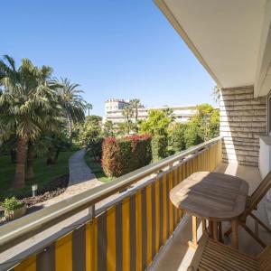 Appartement 3 pièces entièrement rénové à vendre - Cannes Montro