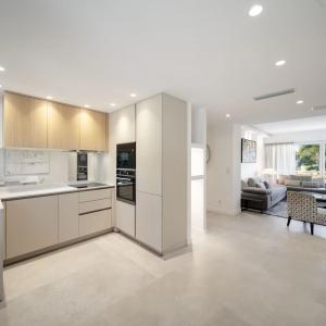 Appartement 3 pièces entièrement rénové à vendre - Cannes Montro