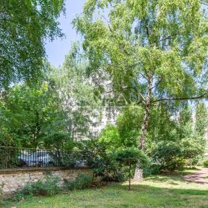 Paris 15e  Lourmel - 4 pièces sur jardin baigné de soleil !