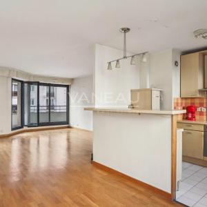 Boulogne  - Trois pièces avec balcon terrasse sur rue calme