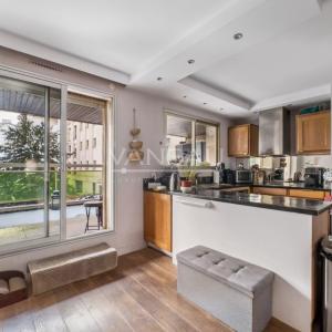 Boulogne. Terrasse et balcon.