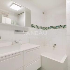 PARIS XVe - Square Necker appartement au calme