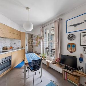 Charmant deux pièces refait à neuf – Dernier étage – Paris 10ᵉ