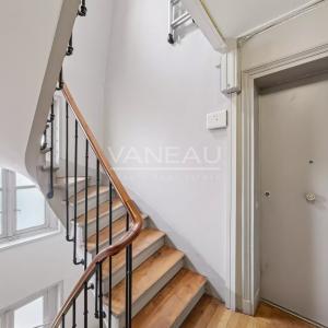 Charmant deux pièces refait à neuf – Dernier étage – Paris 10ᵉ